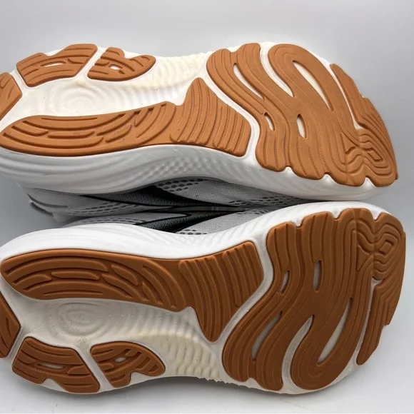 Brooks White and Gray Running Shoes - Picture 7 of 7